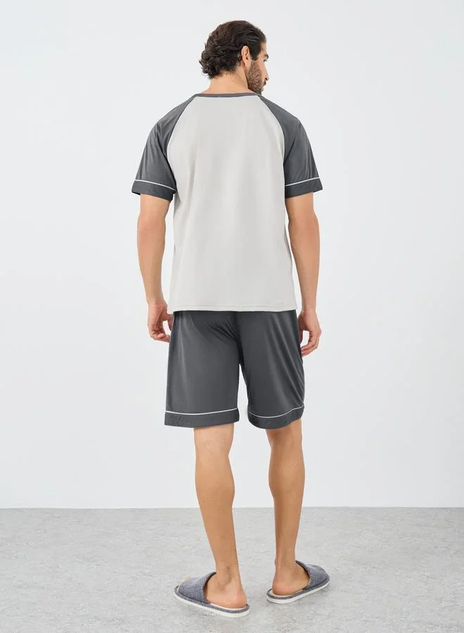 Styli Styli Minimal Print Raglan Sleeve T-Shirt and Shorts Set