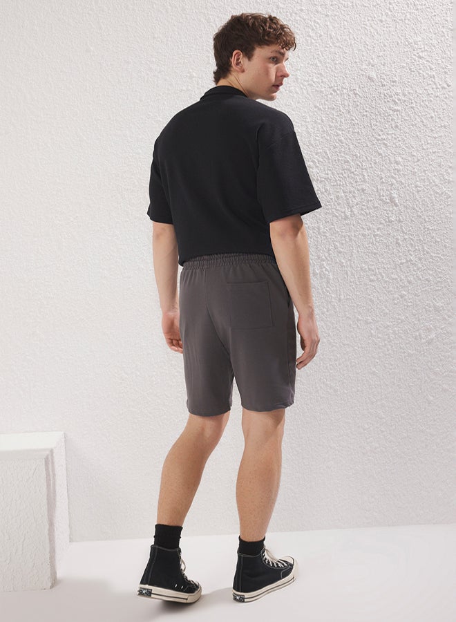 trendyol Smoked Basic Regular Mid Length/Normal Cut Plain Shorts - Image 3