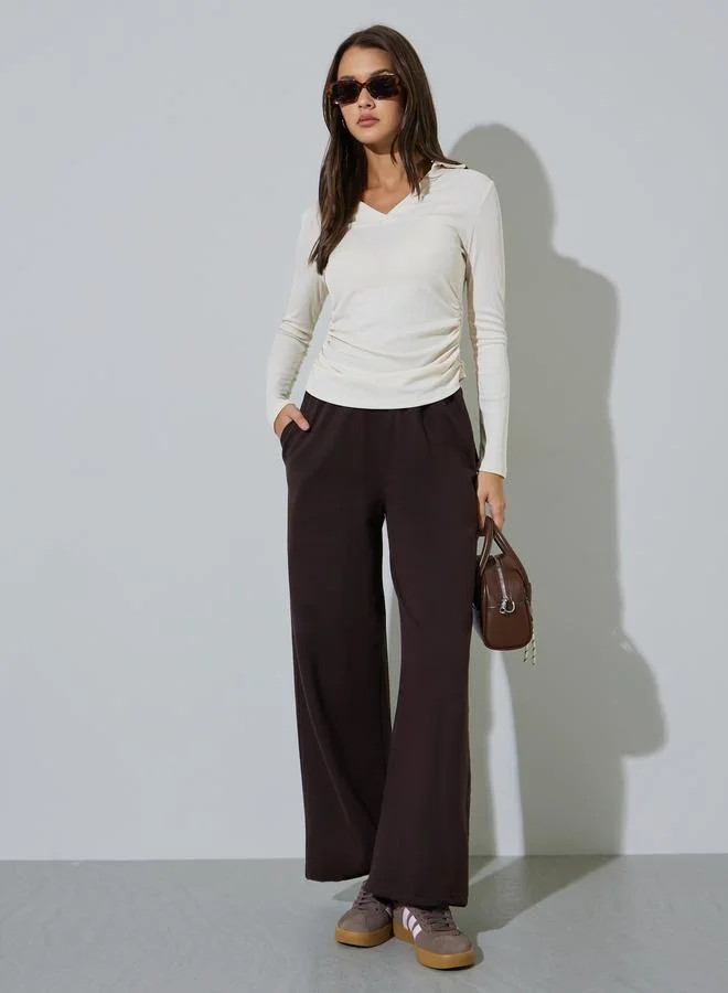 ستايلي Beige Long Sleeves Collared V-Neck Knit Top