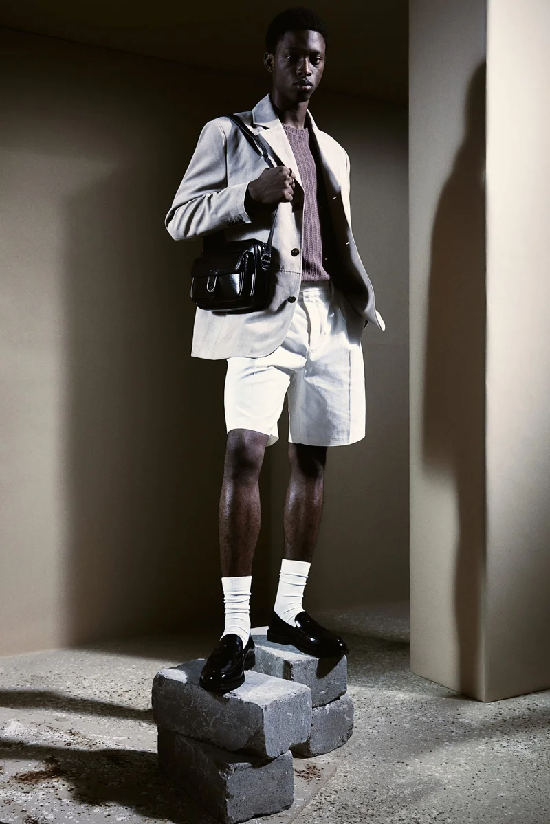 اتش اند ام تي-شيرت بتصميم كروشيه بقصّة عادية