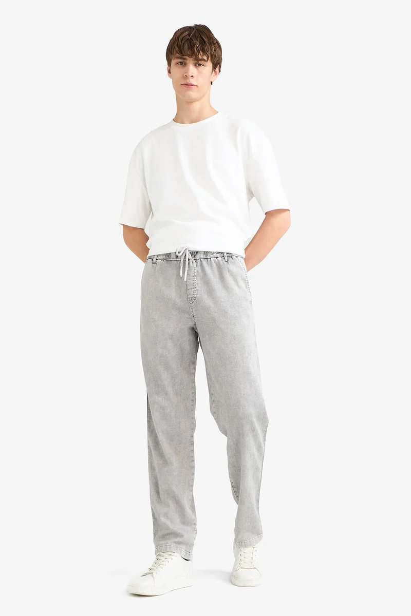 Wide Leg Washed Jeans