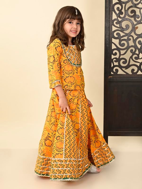 Superminis Girls Cotton Sliver Yoke 3/4 Sleeves Ethnic Printed Choli With Kali Style Lehenga Set (3-4 Years, Yellow) | Finish Type: Readymade - Image 4