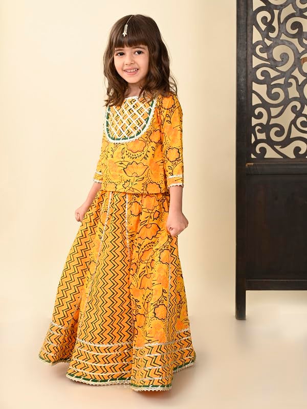 Superminis Girls Cotton Sliver Yoke 3/4 Sleeves Ethnic Printed Choli With Kali Style Lehenga Set (3-4 Years, Yellow) | Finish Type: Readymade - Image 3