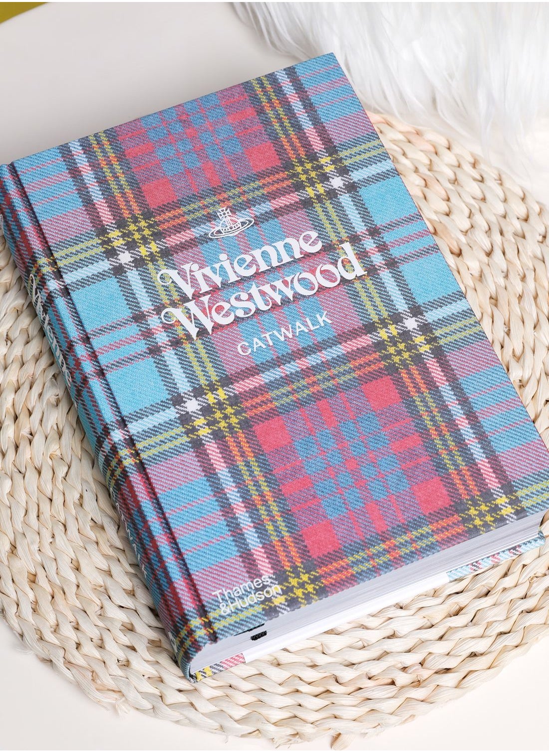 THAMES & HUDSON Vivienne Westwood Catwalk book