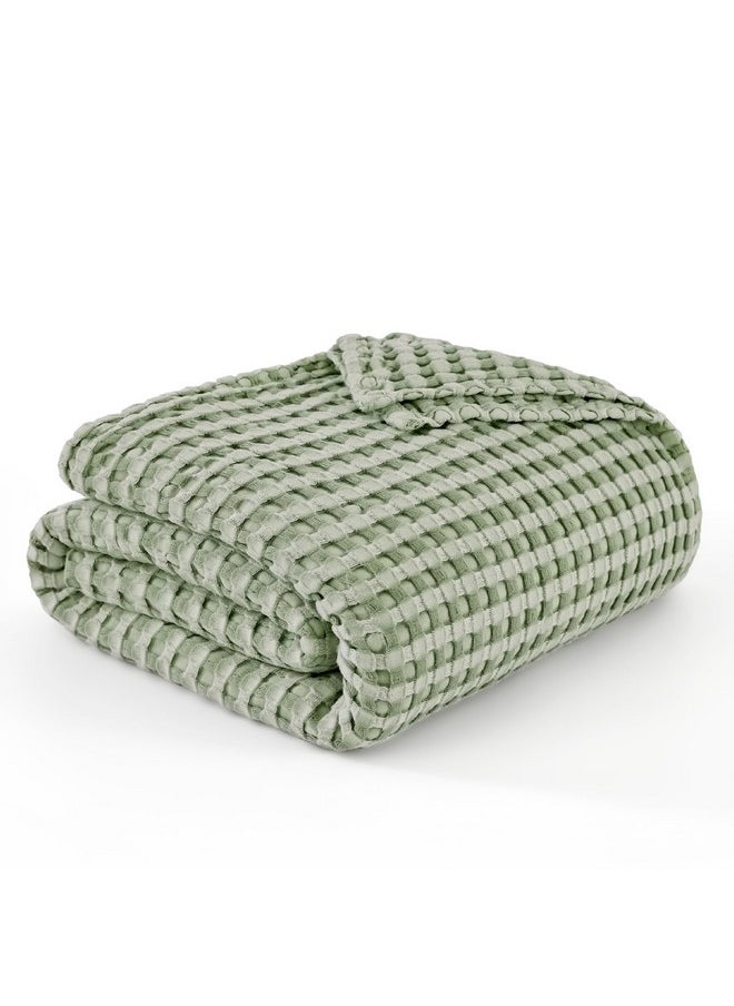 بيد شور بطانية Bedsure Cooling Cotton Waffle King Size - بطانية عيد الميلاد خفيفة الوزن من الرايون المشتق من الخيزران لمن يعانون من حرارة النوم، أغطية فاخرة للسرير والأريكة والأريكة، أخضر غامق، 104 × 90 بوصة  - Image 1