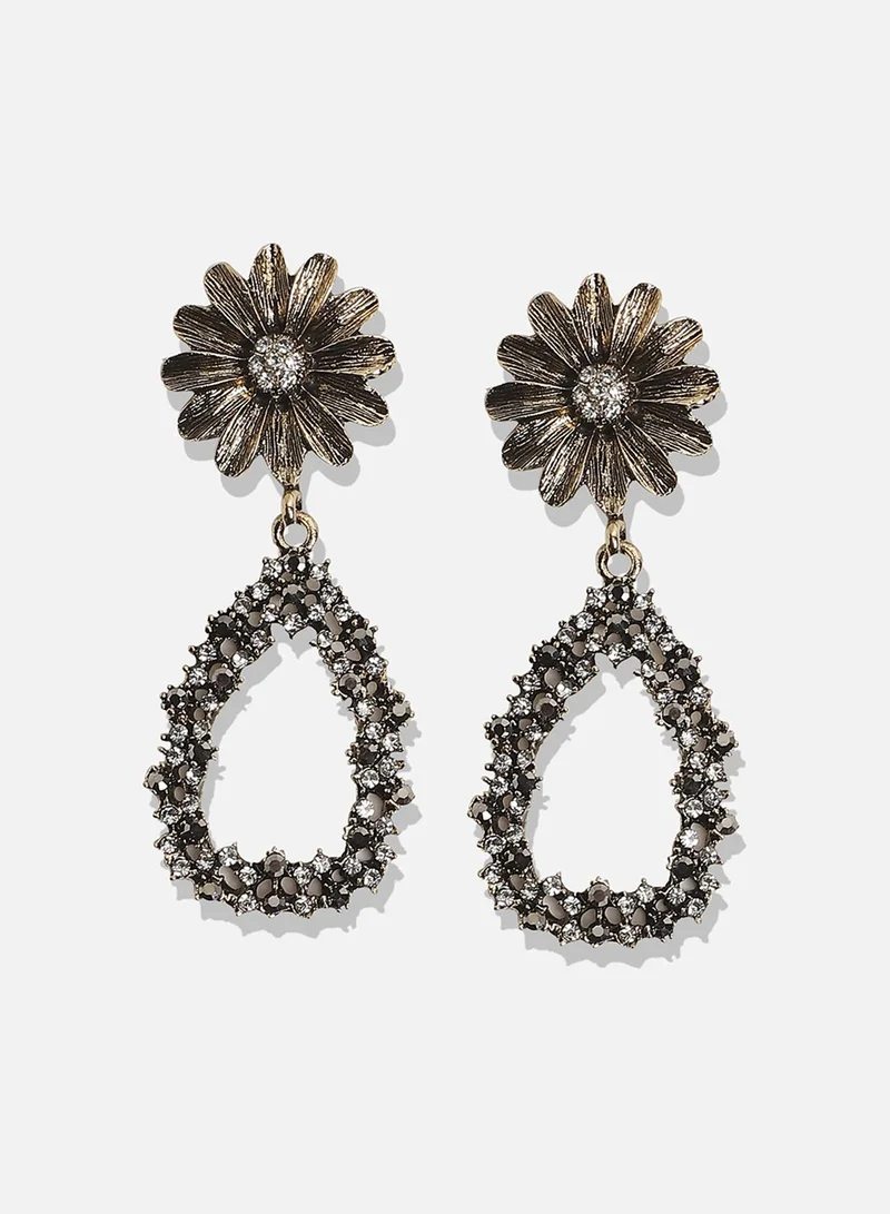 SOHI Daisy Intricate Teardrop Artificial Drop Earring Jewellery