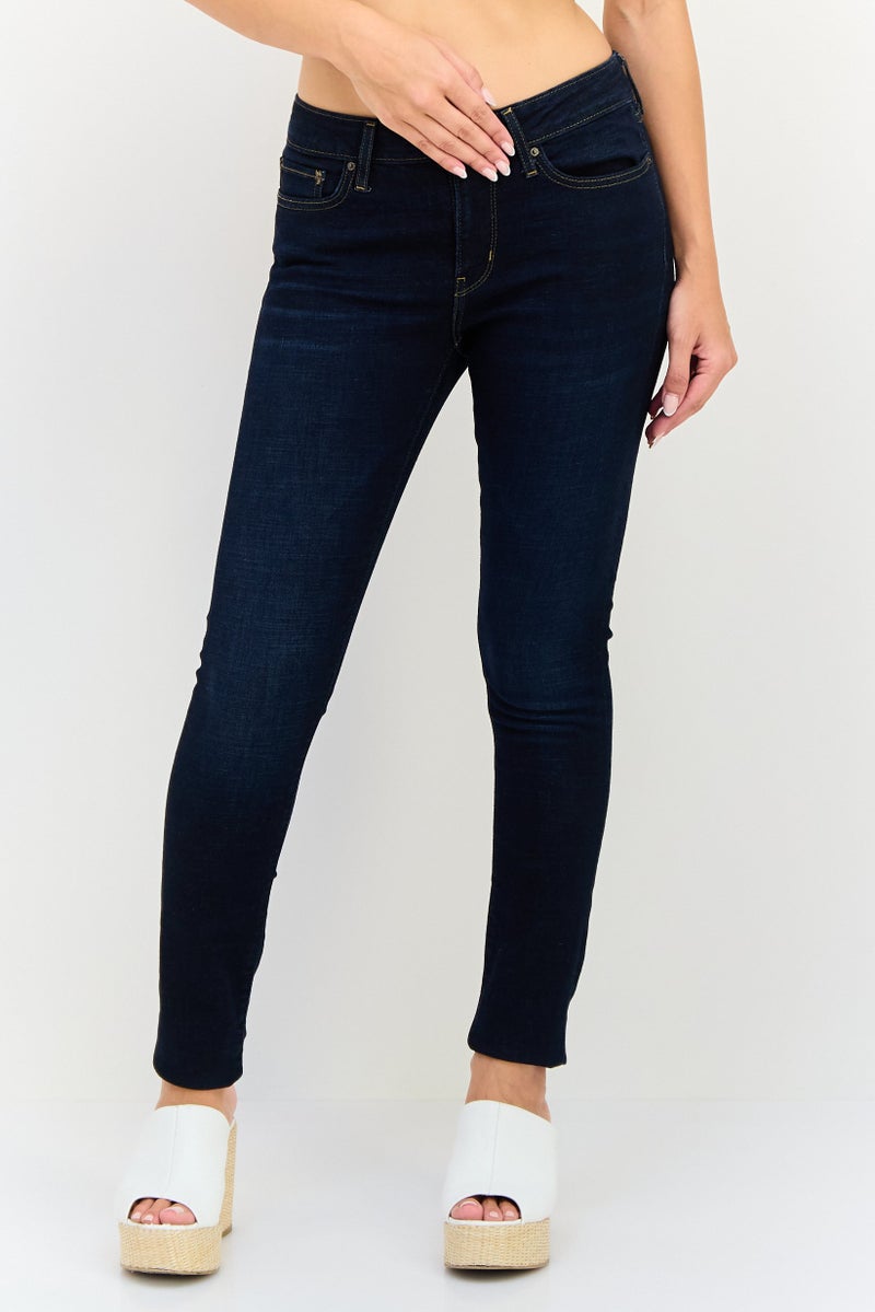 Levi's جينز ضيق للنساء، مغسول وقابل للتمدد، أزرق داكن - Image 1