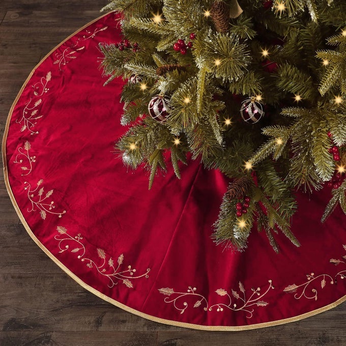 CHRISTMAS TREE SKIRT 60 INCH RED CHRISTMAS TREE LARGE RUSTIC VELVET FUR PLUSH TREE SKIRTS XMAS TREE SKIRTS WITH GOLD EMBROIDERED HOLLY LEAF FOR CHRISTMAS TREE DECORATIONS