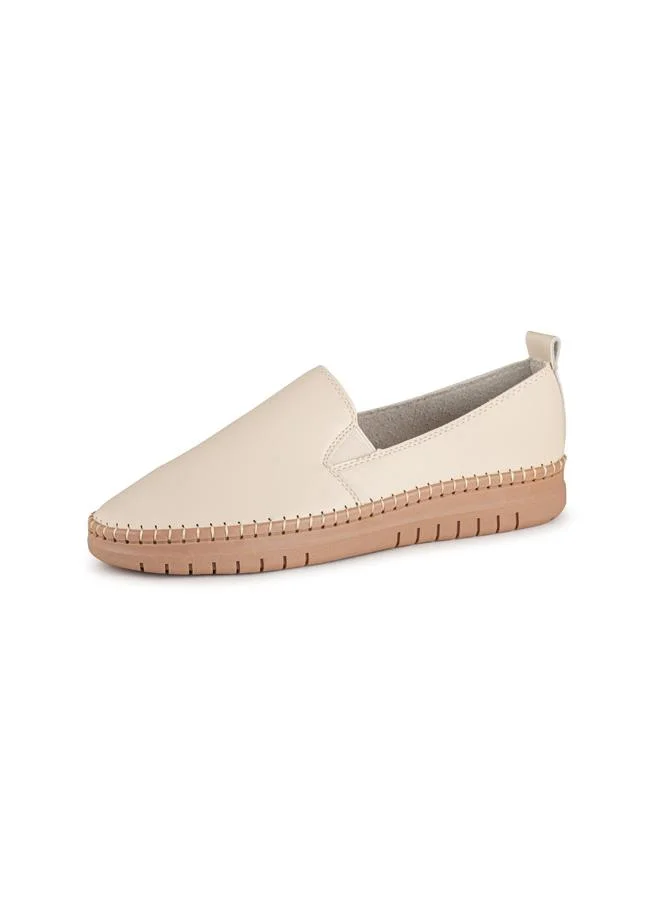 Vincci Women Pointed-Toe Flat Pumps