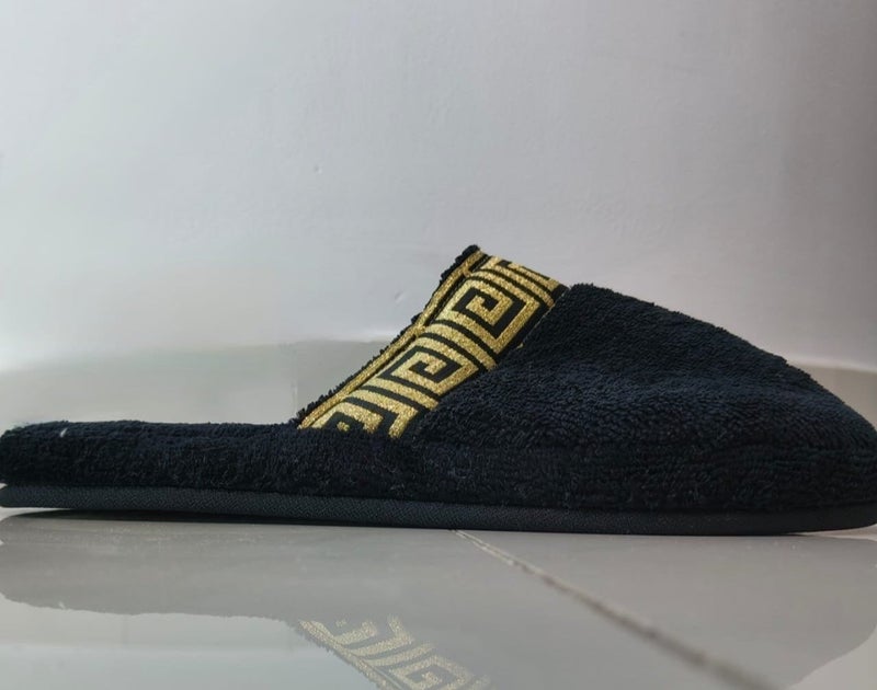 Luxe Concepts Elegant Black Slippers with Gold Accent – DreamSoft Plush Comfort-Size-30CM - Image 2
