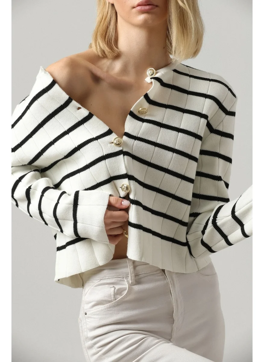 Winter Club Women's Crew Neck Soft Texture Crop Cardigan