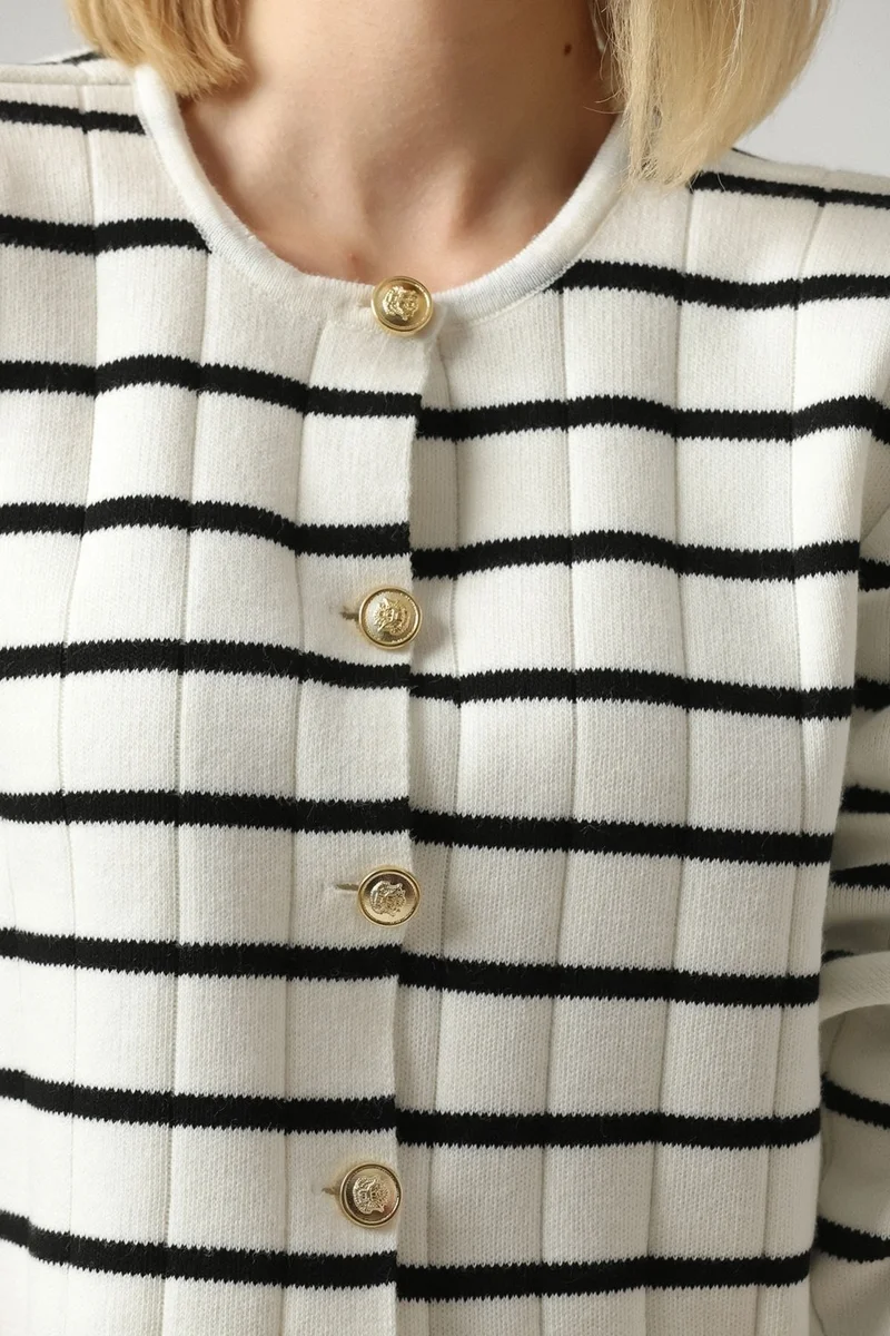 Winter Club Women's Crew Neck Soft Texture Crop Cardigan