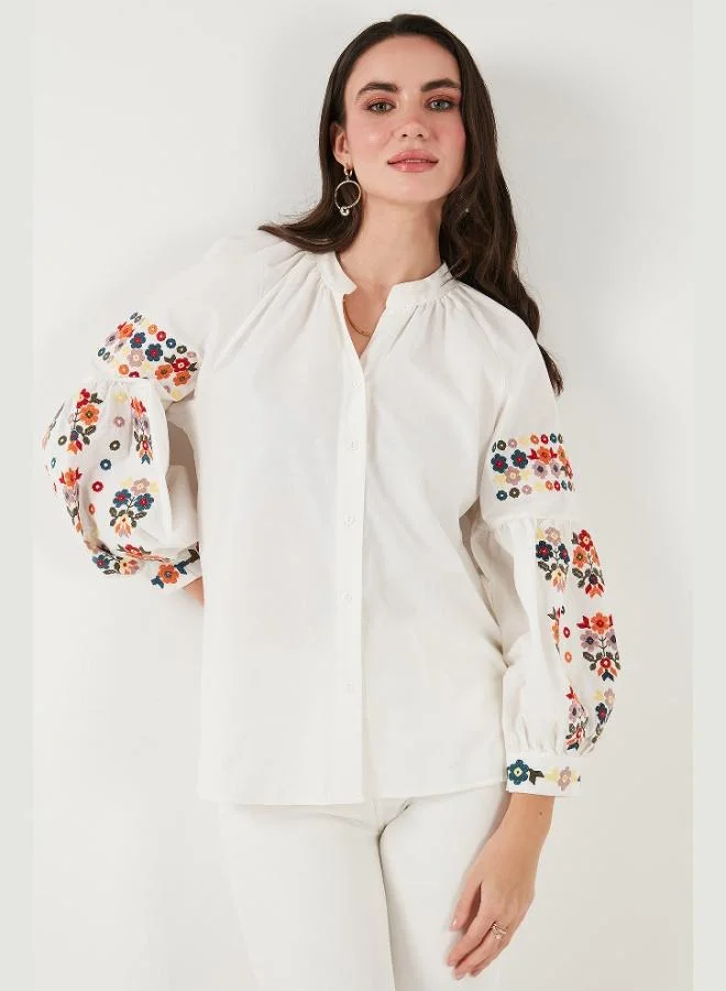 ليلا قميص نسائي قطني واسع مطرز بياقة على شكل