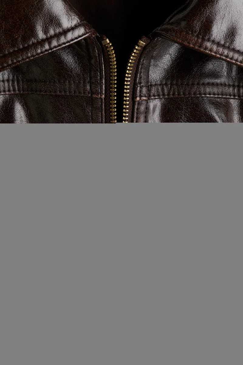 اتش اند ام جاكيت من قماش مطلي