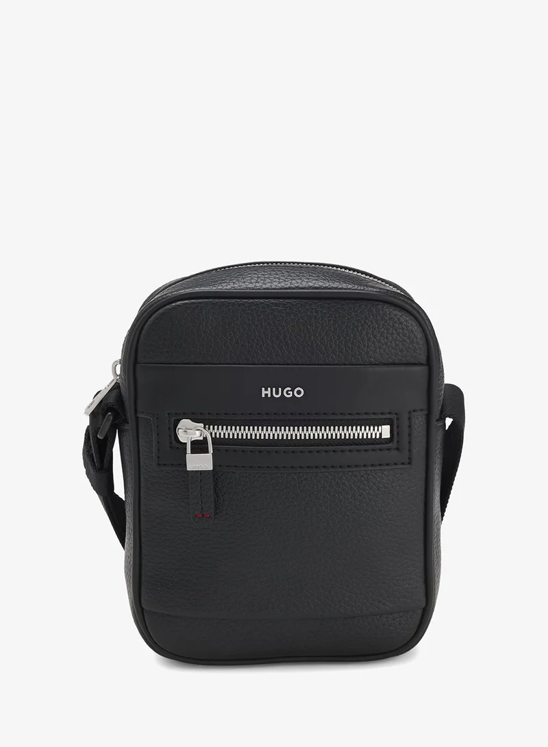 Reporter bag with hardware trims