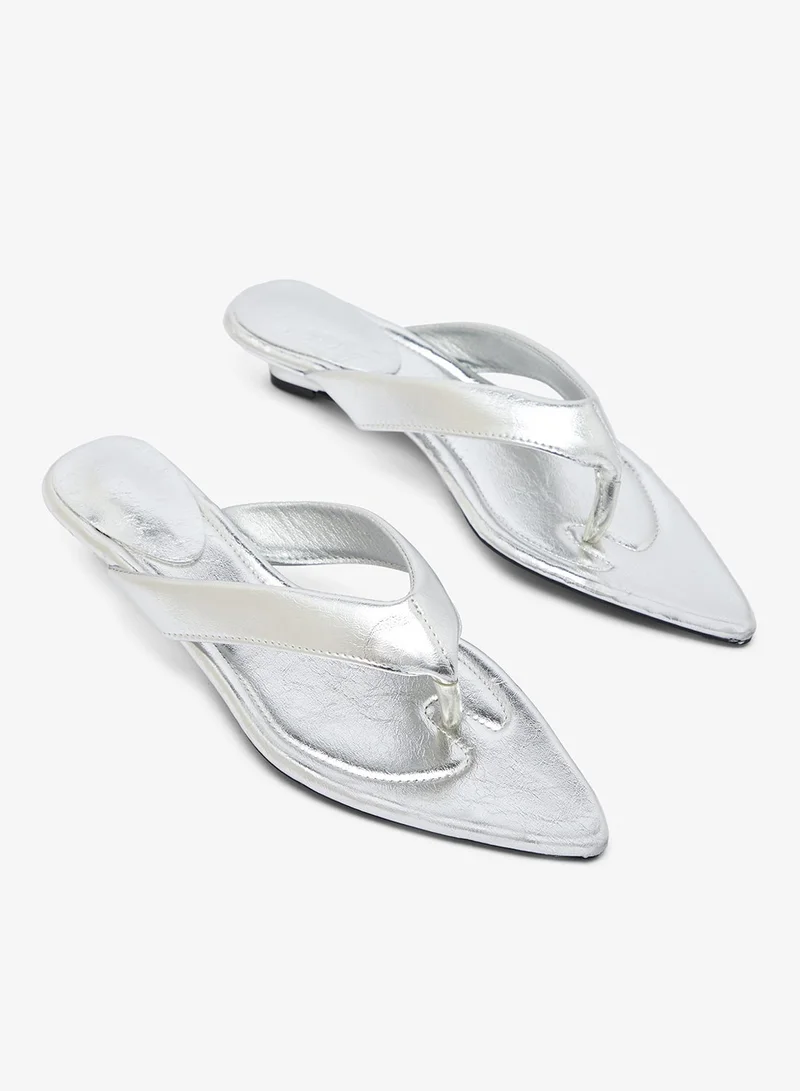 جينجر صنادل ثونغ