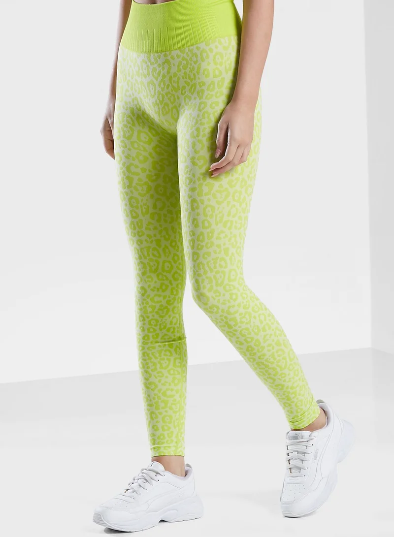 FRWD Printed Athletic Legging And Bra Set