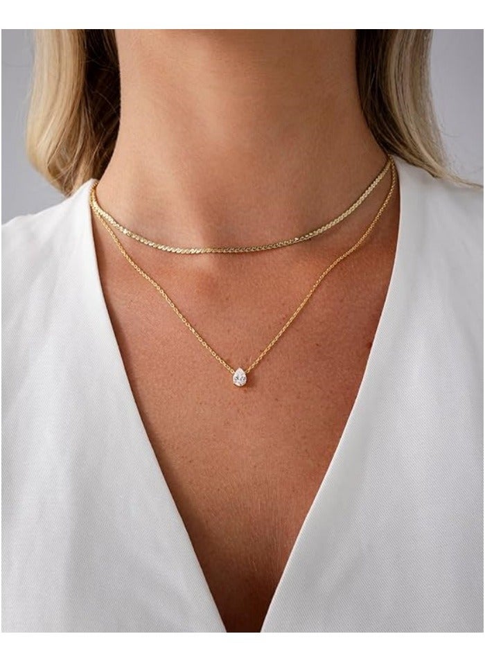 طقم قلادتين مطليتين بالذهب عيار 14K: قلادة متدلية بتصميم سلسلة سنغافورة ملتوية مع حجر دائري منفرد، وقلادة بتصميم سلسلة متعرجة مع حجر معلق على شكل كمثرى - طقم أنيق للنساء. - Image 2