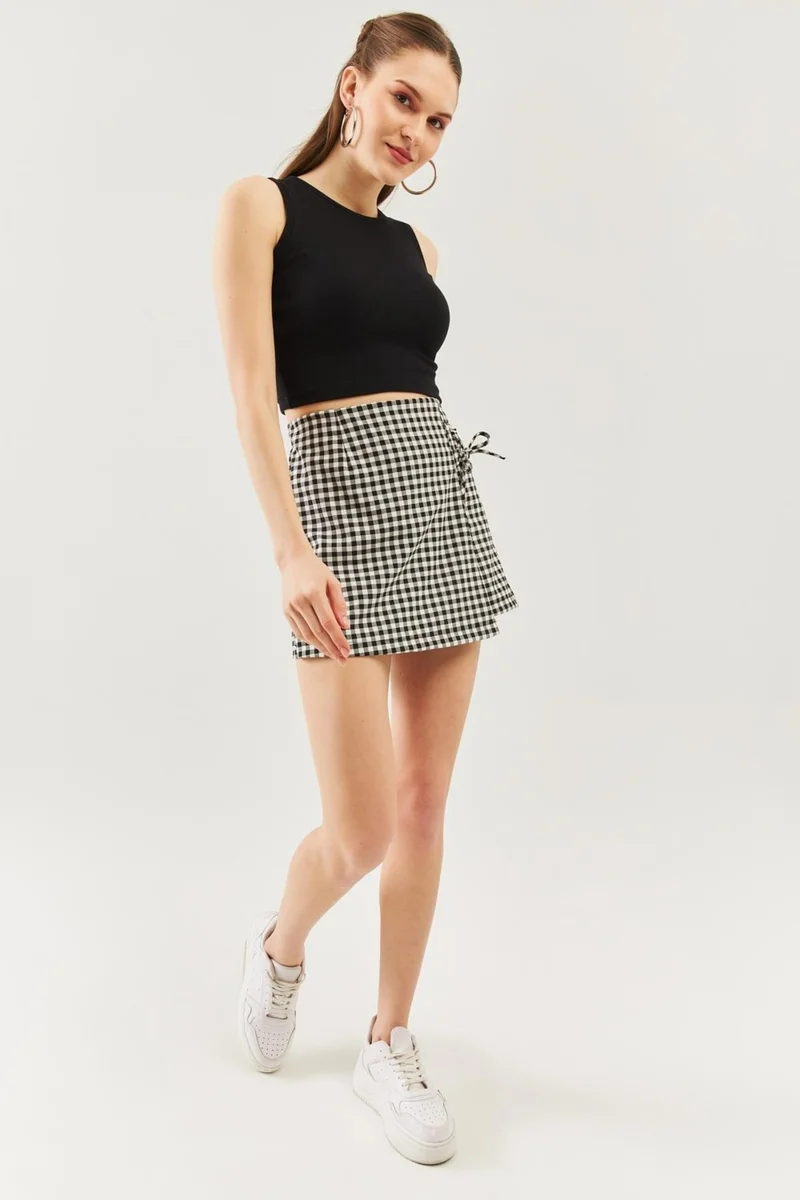 بوتيكجيز Black Zero Sleeve Crew Neck Fitted 100% Cotton Camisole Flexible Crop Blouse