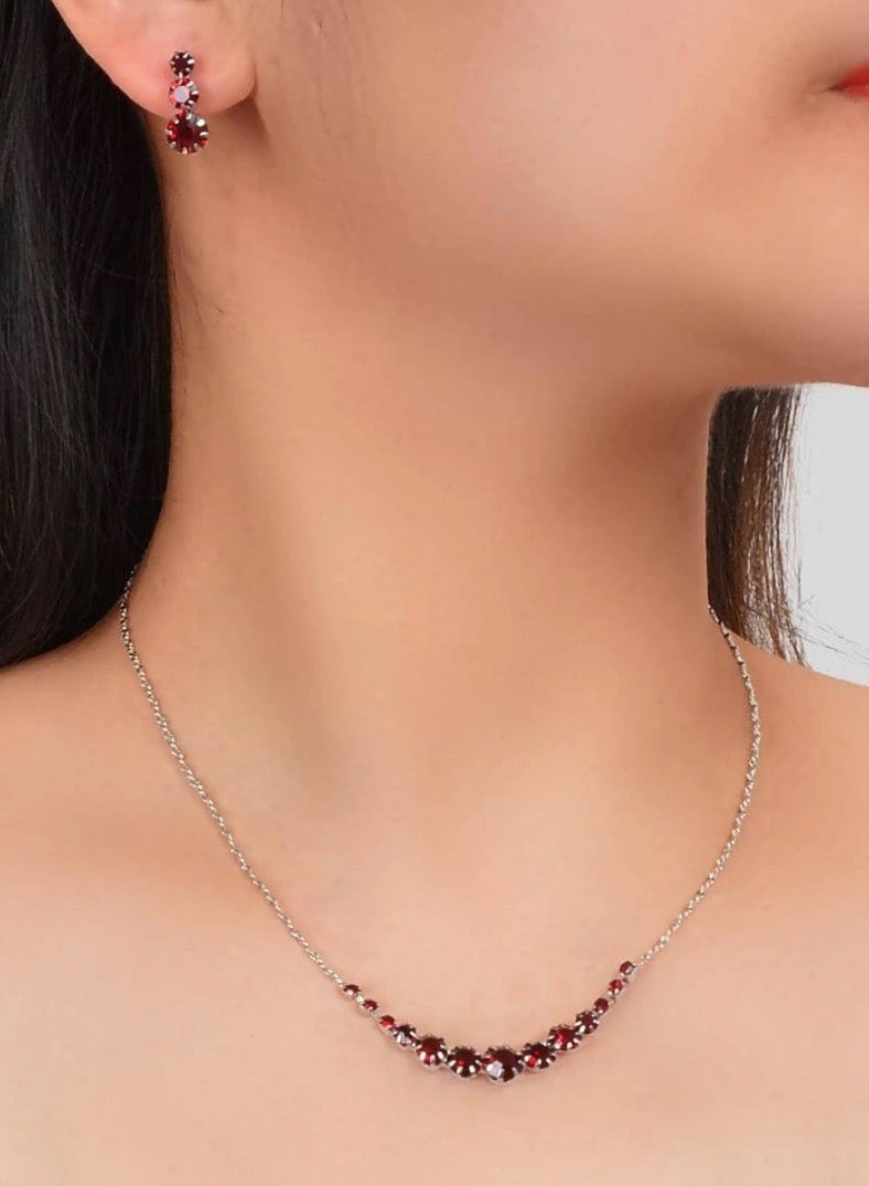 جويلري 4 يو طقم اكسسوارات نسائي سلسال وحلق اذن انيق وعصري - Image 1