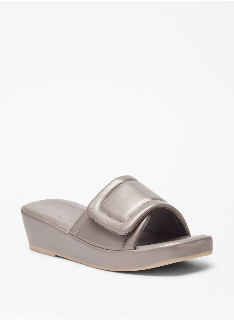 Flora Bella By Shoexpress - صندل نسائي بكعب مسطح سهل الارتداء - Image 1