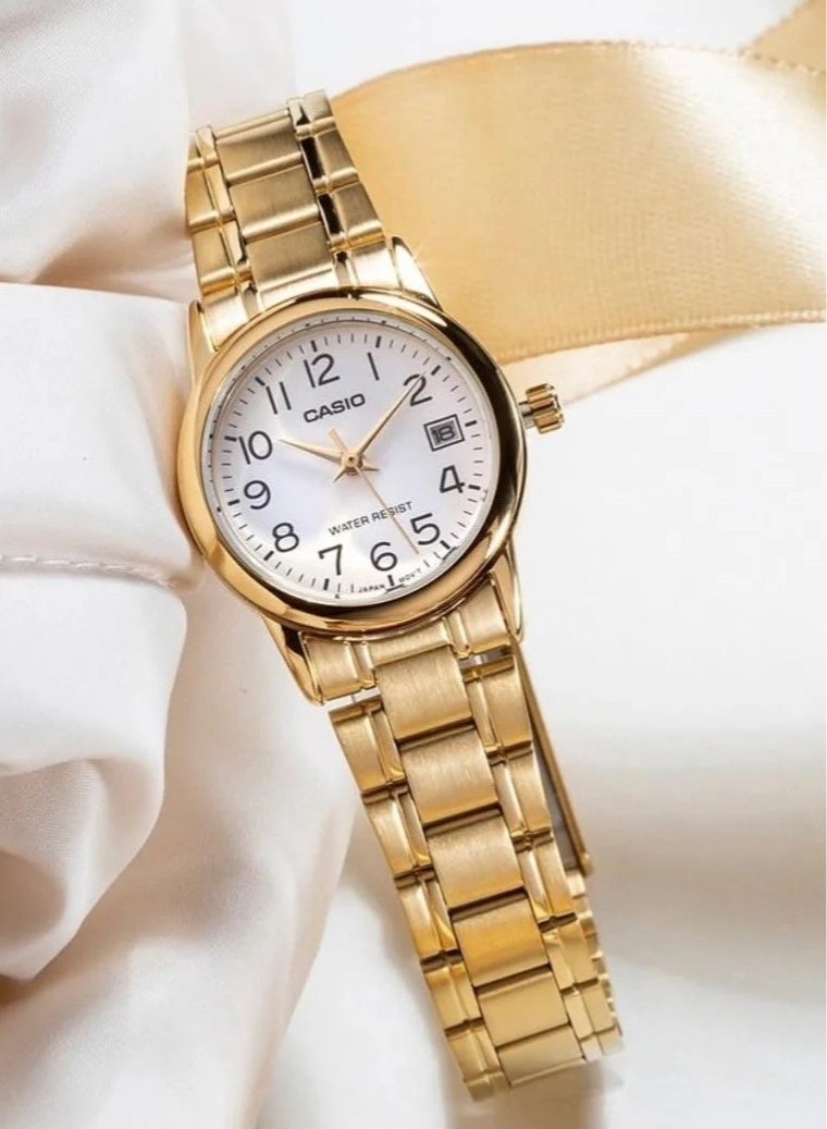 CASIO Analog Women’s Watch LTP‑V002G‑7B2UDF, 31 mm Stainless Steel Case, White Dial & Gold Stainless Steel Band, Water Resistant - Image 2