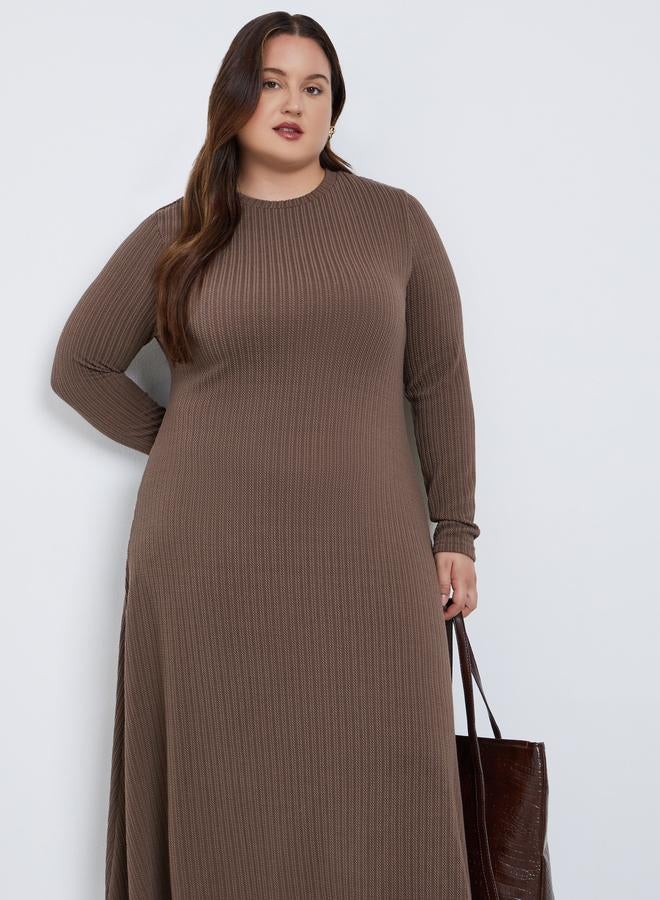 ستايلي فستان ميدي فضفاض بمقاس كبير وتفاصيل محبوكة - Image 2