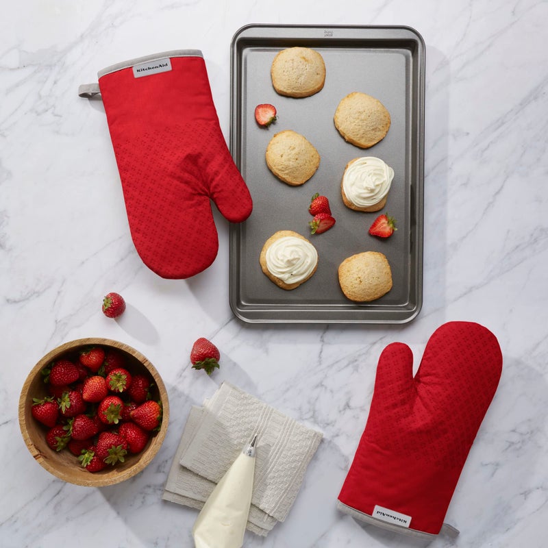 KitchenAid طقم قفازات فرن كيتشن إيد أسترويد 7"x12.5" أحمر ناري 2 قطعة - Image 2