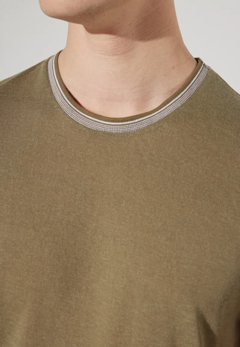 Altınyıldız Classics Men's Khaki Slim Fit Slim Cut Crew Neck Linen Look T-Shirt