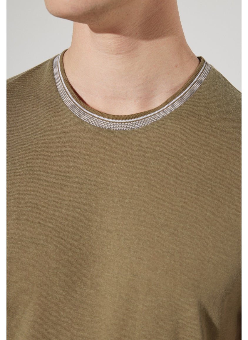 AC&Co / Altınyıldız Classics - Men's Khaki Slim Fit Narrow Cut Crew Neck Linen Look T-Shirt - Image 1