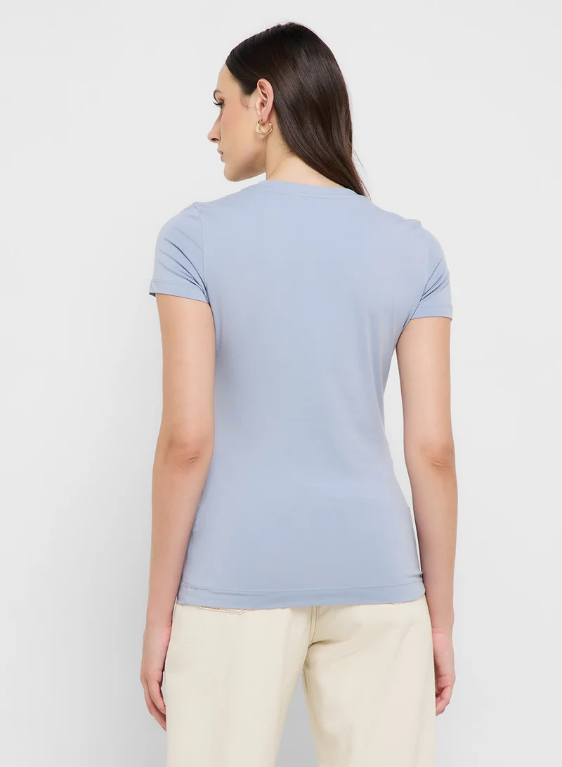 جس Short Sleeve  Triangle Flowers T-Shirt