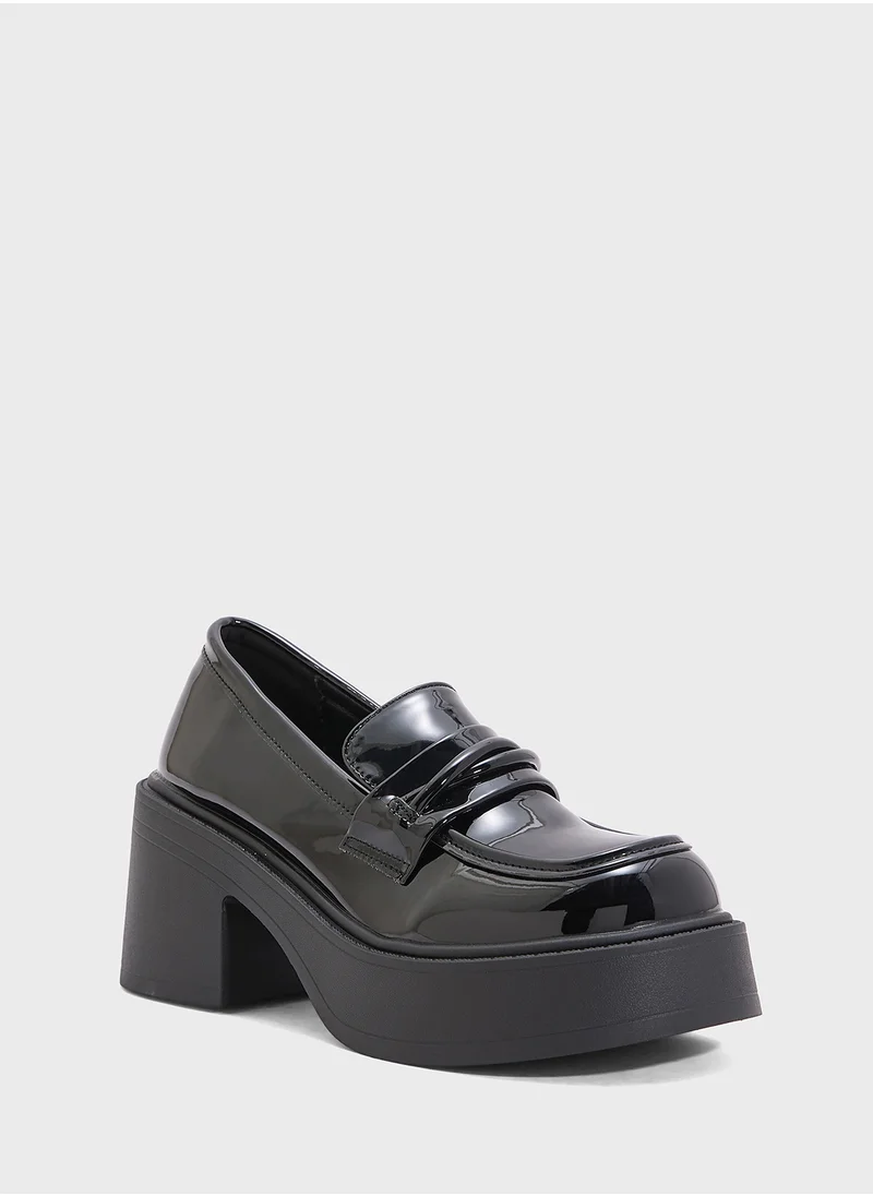 جينجر Heeled Moccasin