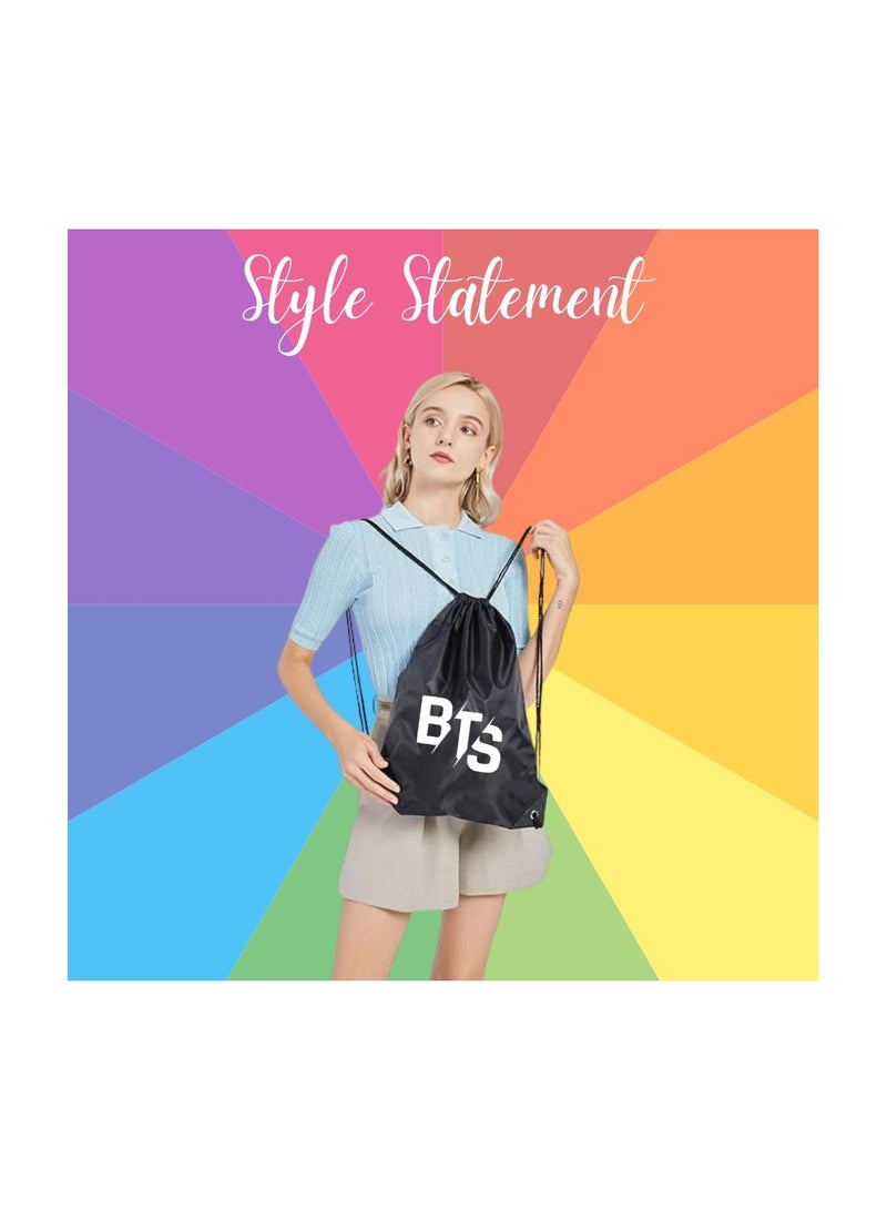 مجموعة من 3 حقائب برباط بتصميم BTS للأولاد والبنات - حقيبة ظهر رياضية متينة للأطفال، رائعة للمدرسة والاستخدام اليومي، خفيفة الوزن بتصميم BTS للاستخدام اليومي - Image 5