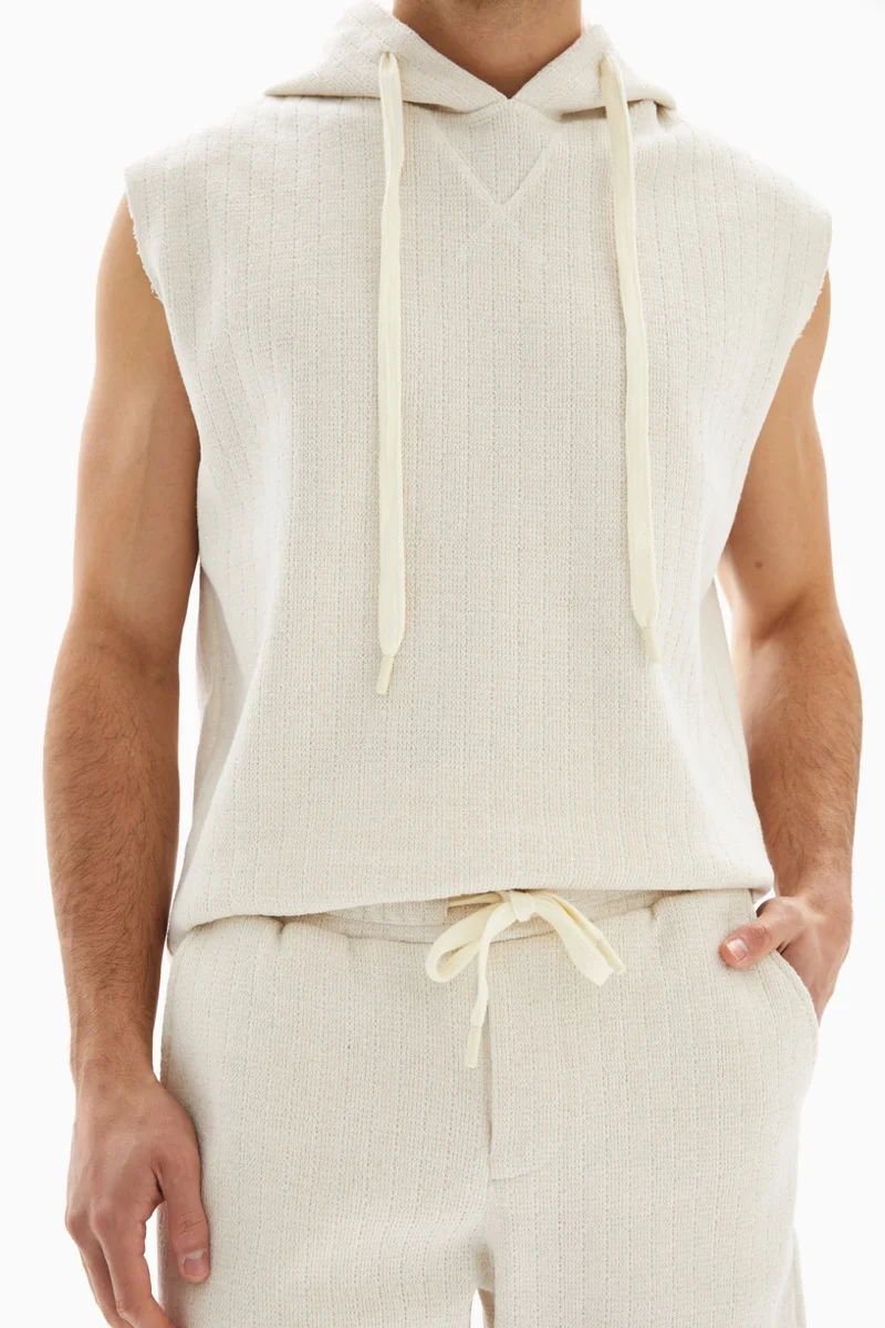 وي كرييت White Textured Set of Hoodie and Shorts By WECRE8