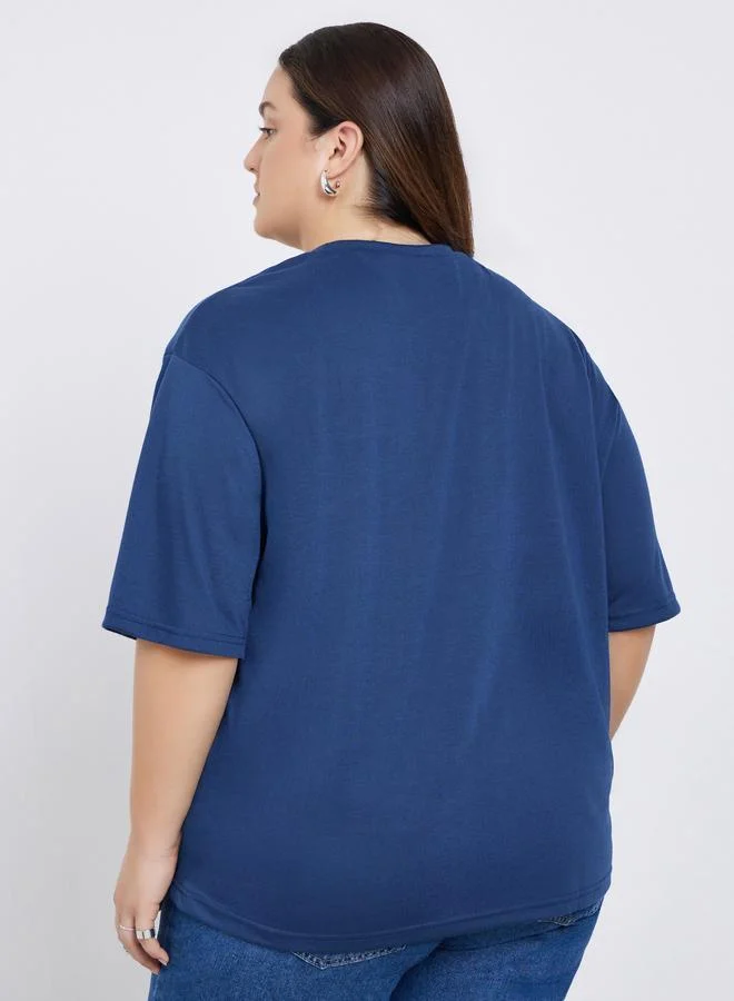Styli Styli Plus Size Navy Blue Embellished Slogan T-Shirt