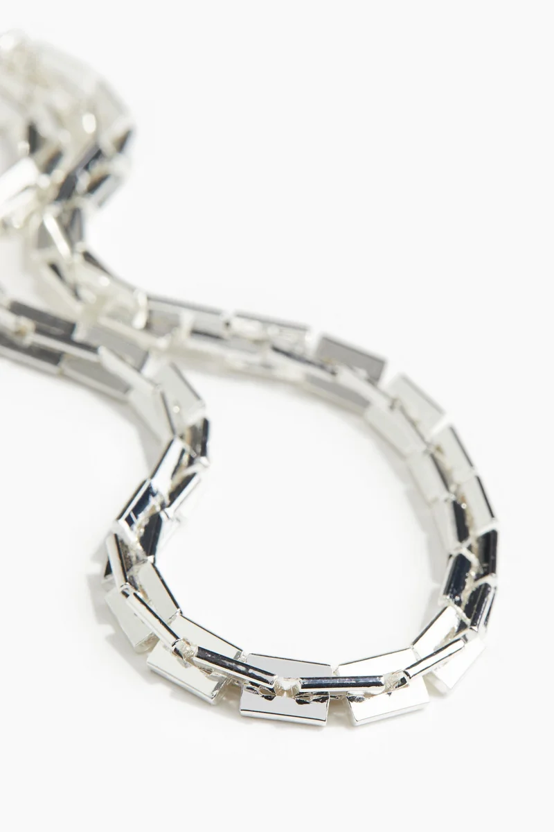 اتش اند ام قلادة قصيرة