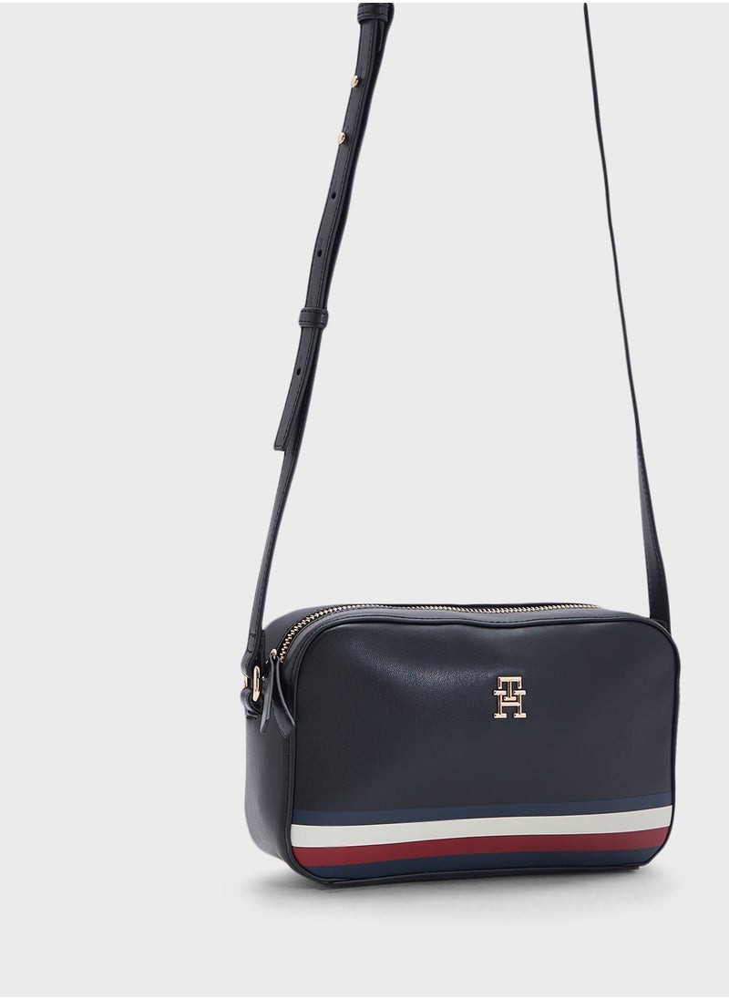 TOMMY HILFIGER logo zip through crossbody  - Image 3