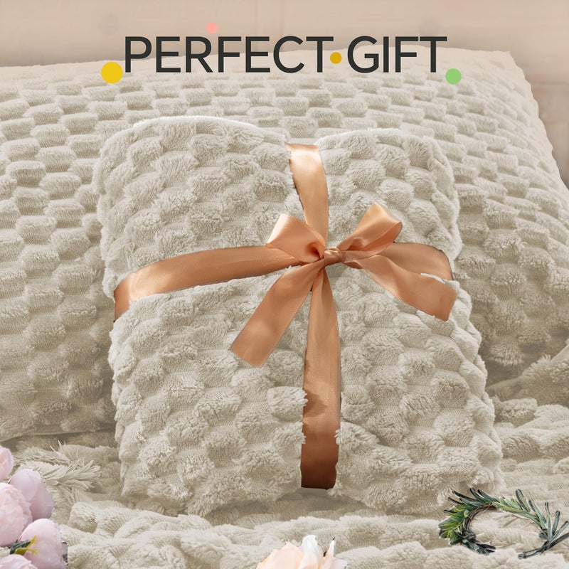 BEDELITE Fluffy King Size Comforter Set - Linen Fleece Soft Comforter for King Size Bed, Luxury Warm Bedding Set for Winter, Fuzzy Bed Set 3 Pieces (1 Comforter, 2 Pillowcases) - Image 5