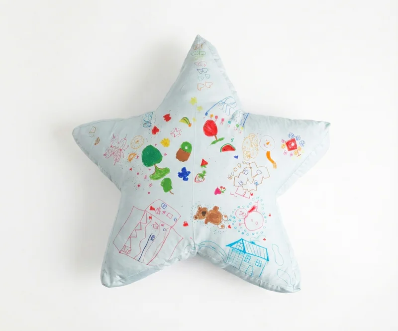 FILLE A FILLE Colorable Star Pillow & Felt-Tip Pen Set