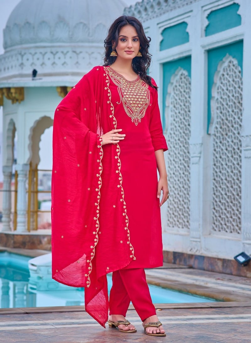 Women Designer Kurta with Pant and heavy embroidery Dupatta Set  - Image 2