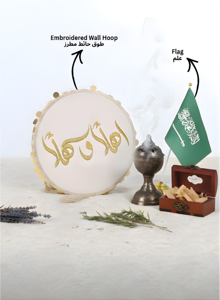 بريميم دف يدوي مزخرف بالخط العربي بمناسبة اليوم الوطني السعودي - طبلة تراثية تقليدية تحمل علم المملكة العربية السعودية للاحتفالات والمناسبات الثقافية - Image 3