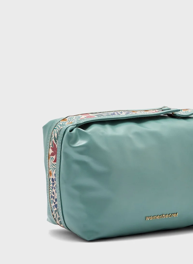 women'secret Zip Over Plain Cosmetic Bag
