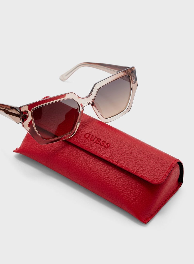 GUESS Oversized Sunglasses - Image 4