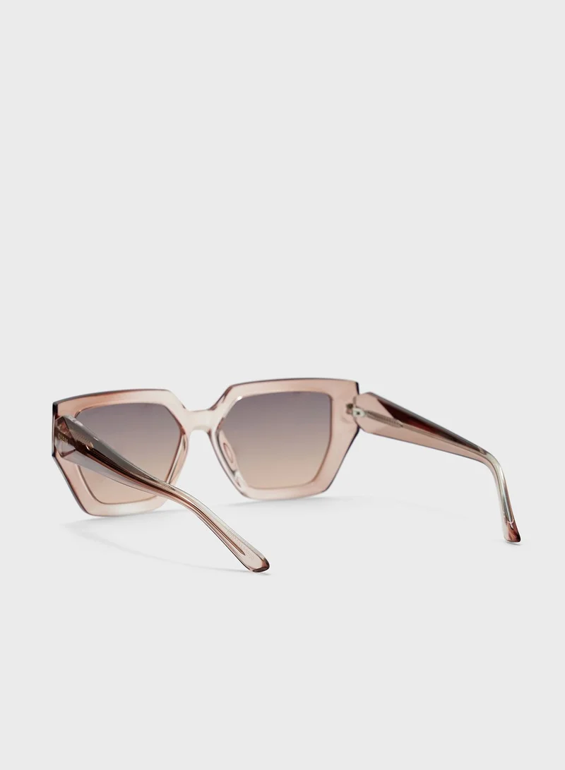 GUESS Oversized Sunglasses