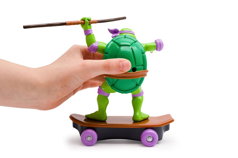Teenage Mutant Ninja Turtles Toy, Donatello Sewer Shredder Pullback Skateboard, Classic Edition 5-Inch TMNT Figure for Kids, Ages 3+ - Image 5