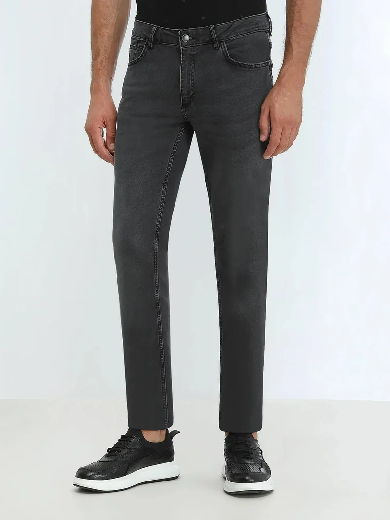 كيب بنطال جينز رمادي داكن بقصة ضيقة للغاية مصنوع من مزيج القطن