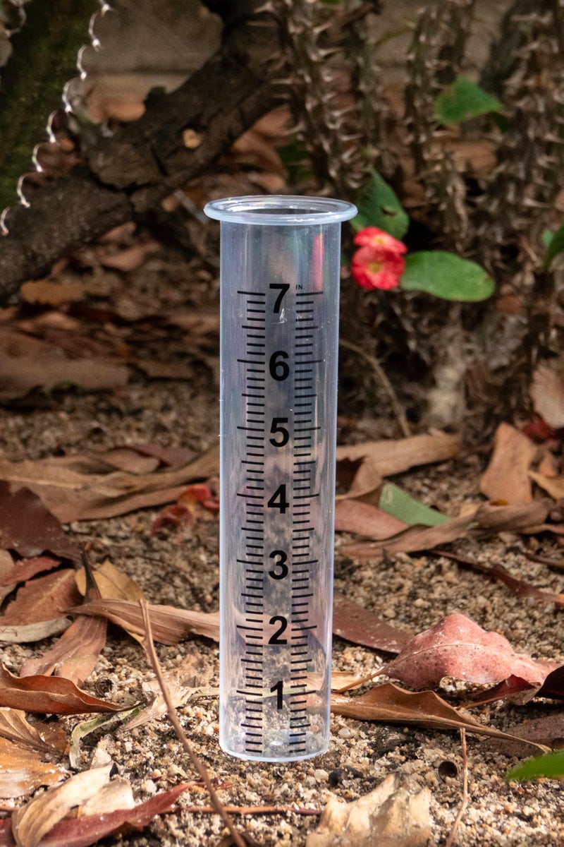 Mateda 7" Plastic Rain Gauge Replacement Tube with Lid Design, Easy to Read Freeze Proof Rain Gauges (Plastic Gauge Tube) - Image 4
