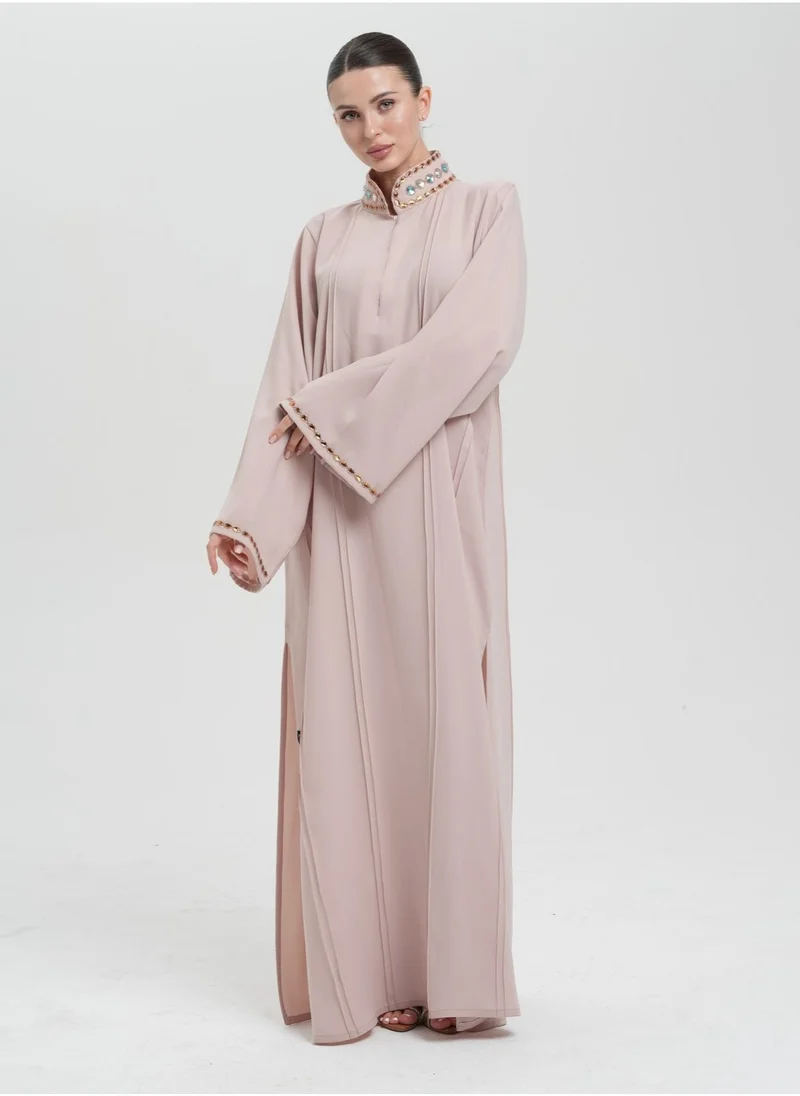 Meem by Mariyah Closed embellished abaya