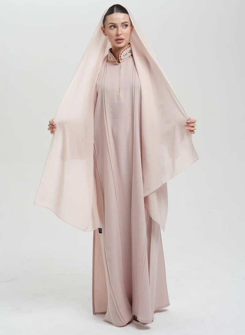 Meem by Mariyah Closed embellished abaya