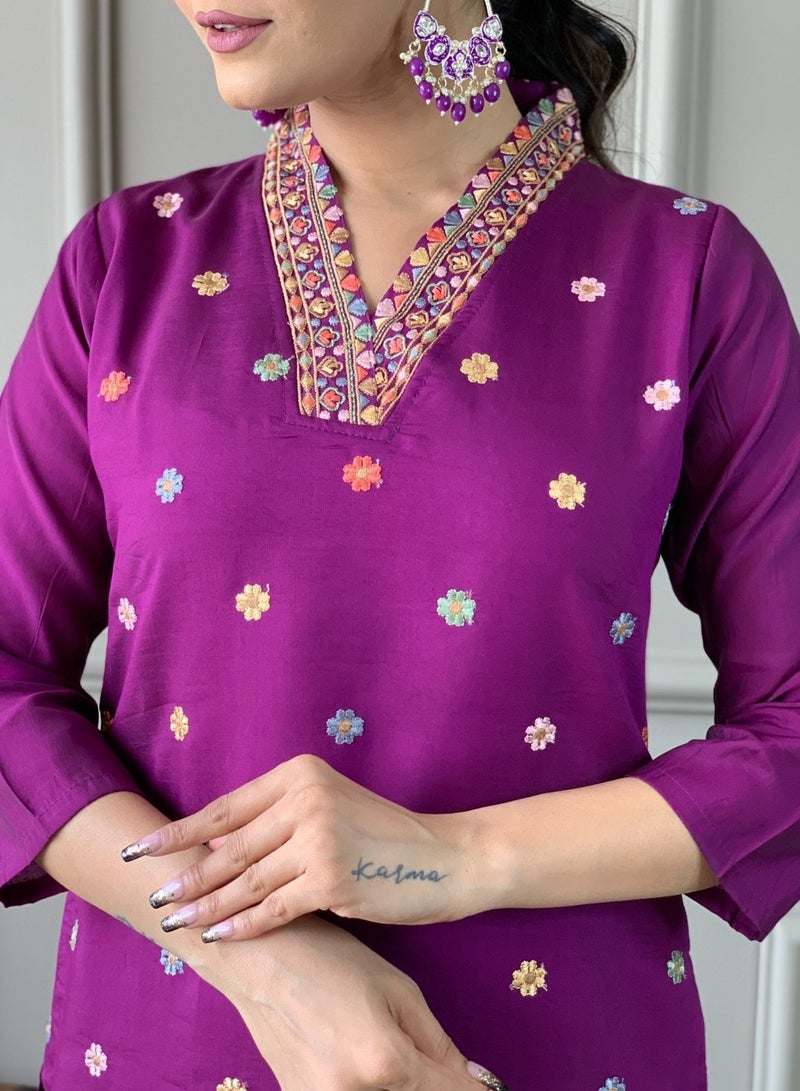 Women Viscose Chanderi M Kurta with pant and heavy embroidery dupatta set  - Image 5